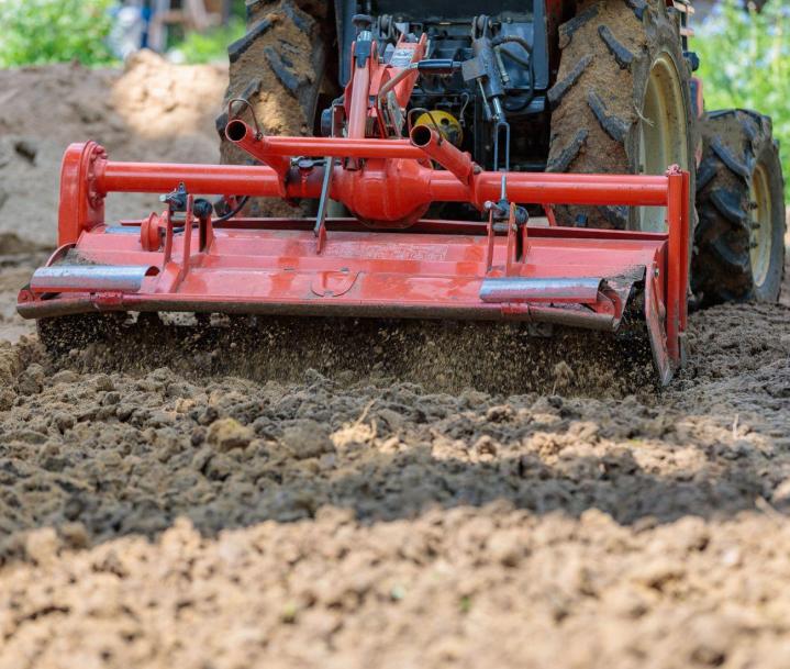 Nous préparons votre terrain pour tout projet de construction ou aménagement.